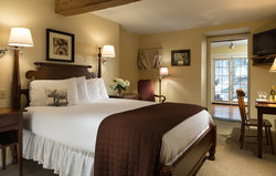 Main Barn Suite King Bed