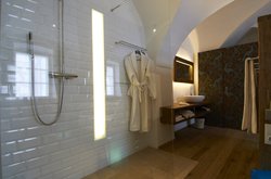 G'WÖLB Design - Superior Bathroom