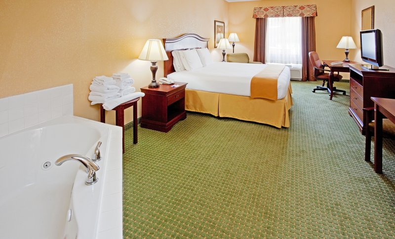 Accommodations Holiday Inn Express Binghamton University Vestal