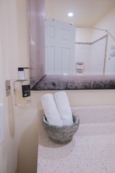 Queen Terrace Bathroom Amenity
