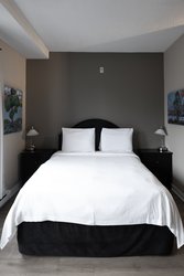 Queen Room Bed