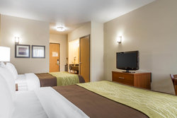 2 Queen Beds Guest Room