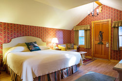 Tuckaway Cottage Suite King Bedroom