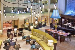 Mix & Mingle in Crowne Plaza's Charleston Hotel Lobby Bar &Lounge