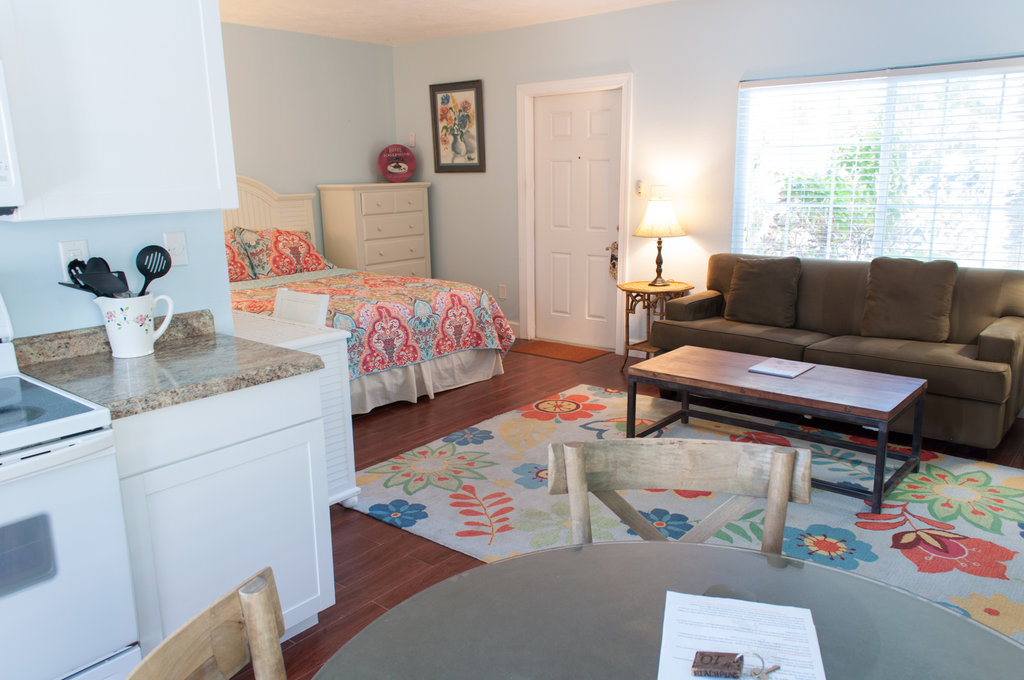 Oceanside One Bedroom Suite Beach Place
