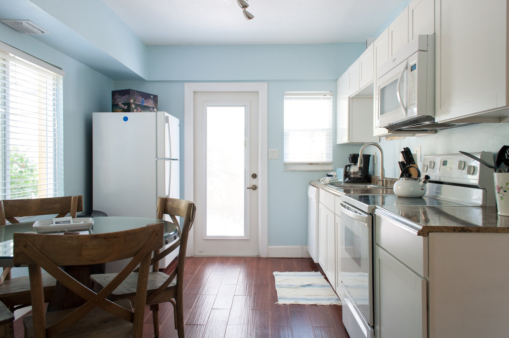 Oceanside One Bedroom Suite Beach Place