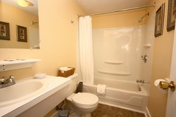 Wf Gardenview Room Bathroom Img