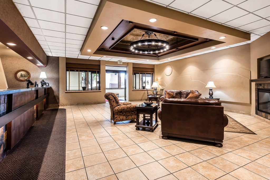 Spacious Hotel Rooms In Grand Valley Clarion Inn Grand Junction
