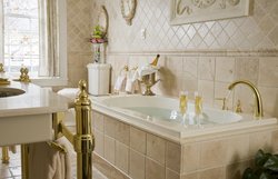 The Murray Suite Bathroom