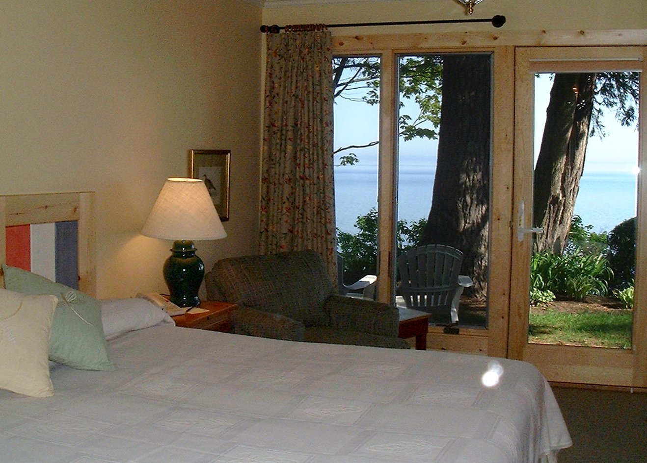 Lakeside Guest Room
