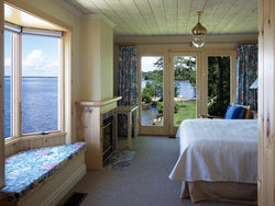 Lakeside Guest Rooms