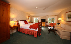 Suite Petit Point Room