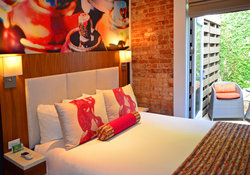 Queen Bed Garden Patio Guest Room