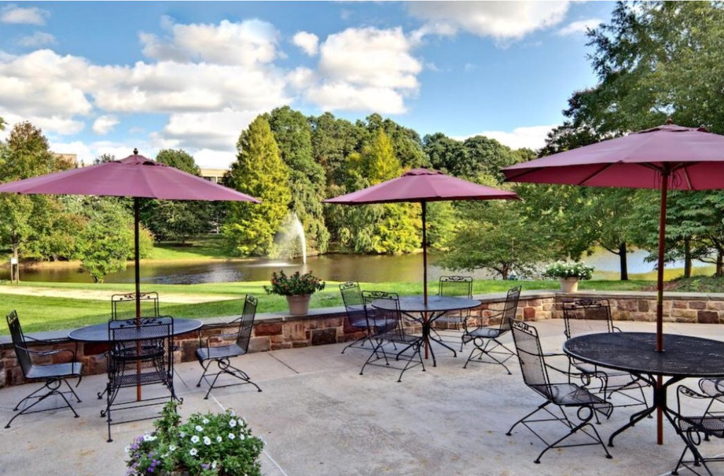 Lakeside Terrace