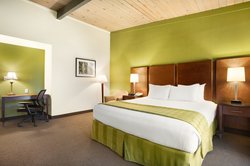 Courtyard King Room