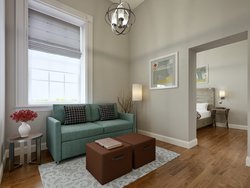 Queen Suite Sitting Area