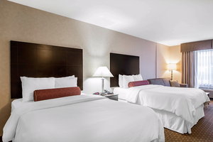 Double Beds Suite At Clarion Inn Elmhurst Oakbrook