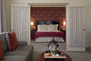 Luxurious Rooms & Suites