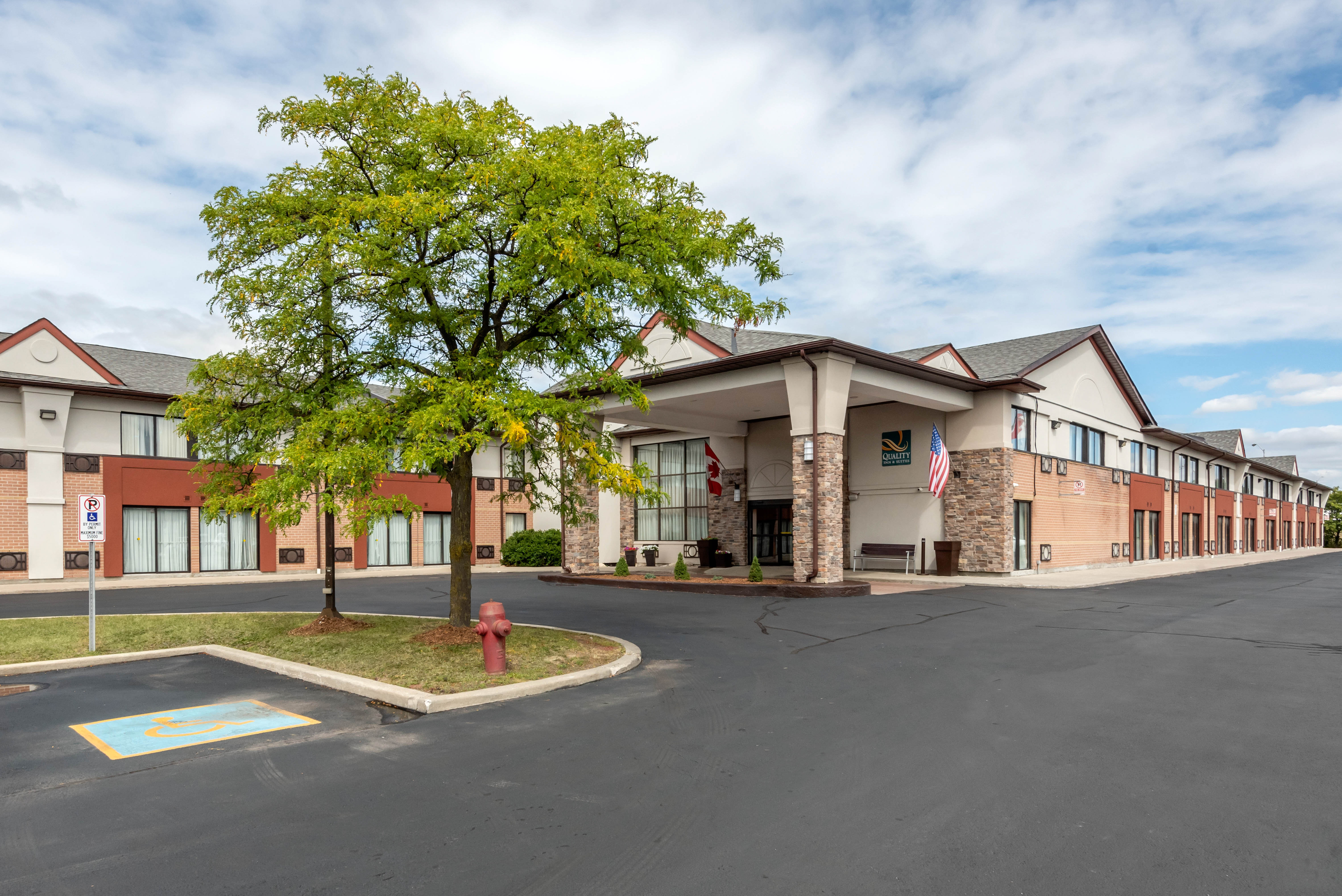 Home Quality Inn Suites Toronto West 401 Dixie