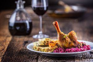 Dining Duck
