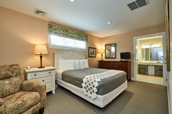 Hershey Suite 401 Queen Bedroom