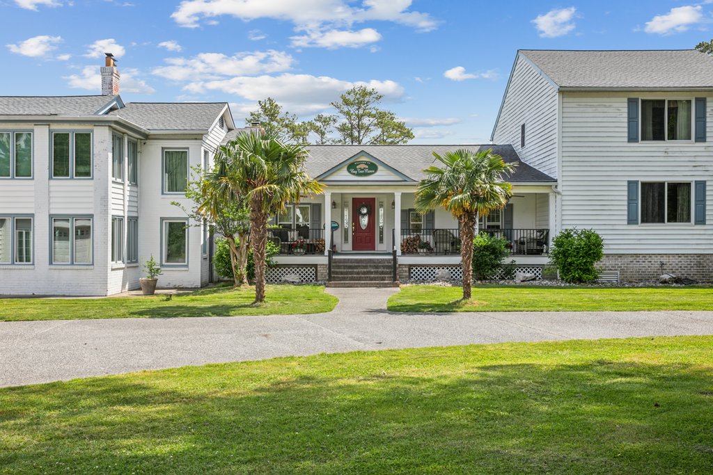 Bay Tree Manor Front Entrance