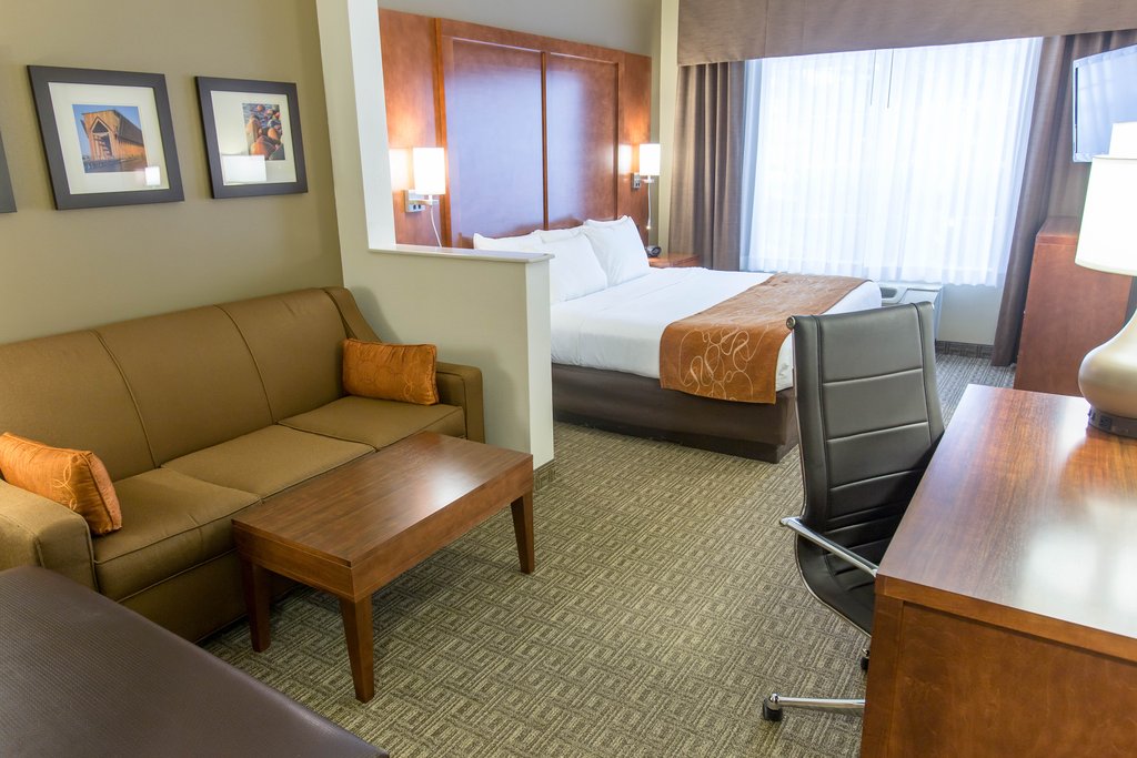 Hotel In Marquette Michigan Comfort Suites Marquette