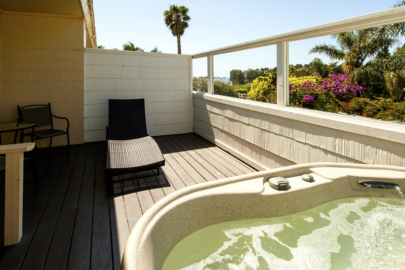 Malibu Country Inn Photos | Malibu Country Inn