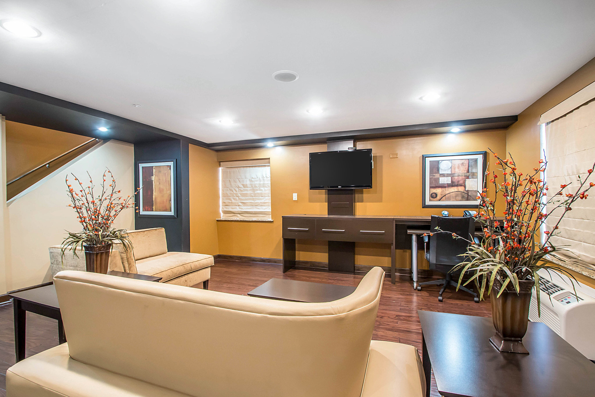 Honeymoon Suite in Elmhurst Illinois | Clarion Inn Elmhurst - Oakbrook