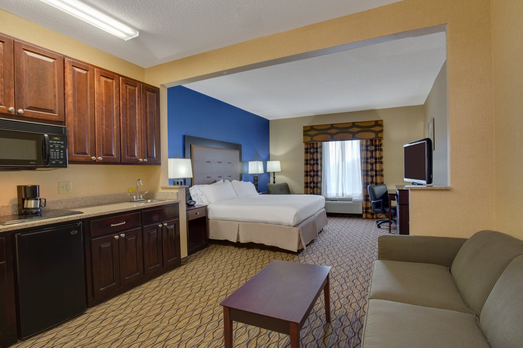 Hotel In East Brunswick Nj Holiday Inn Express Suites Tower Center