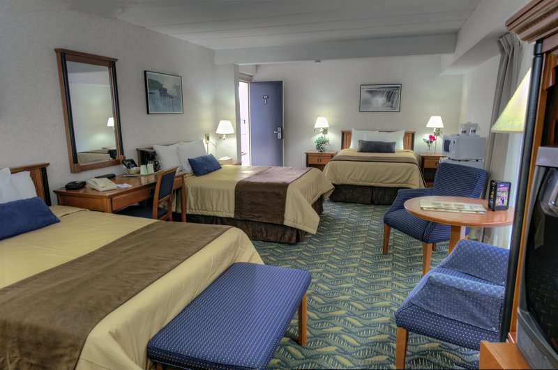 Hotel Rooms Niagara Falls Ontario Travelodge At The Falls