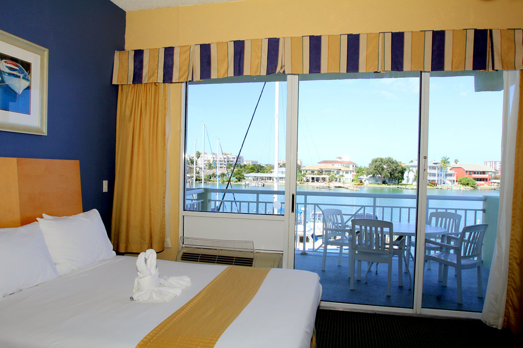 Chart House Suites On Clearwater Bay Clearwater Fl