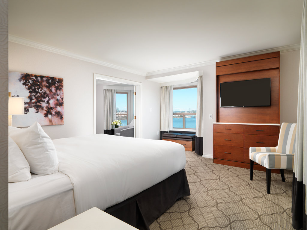 Signature Harbour View Suite In Victoria British Columbia