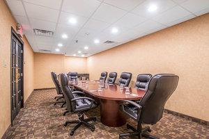 The Board Room At Clarion Inn Elmhurst Oakbrook