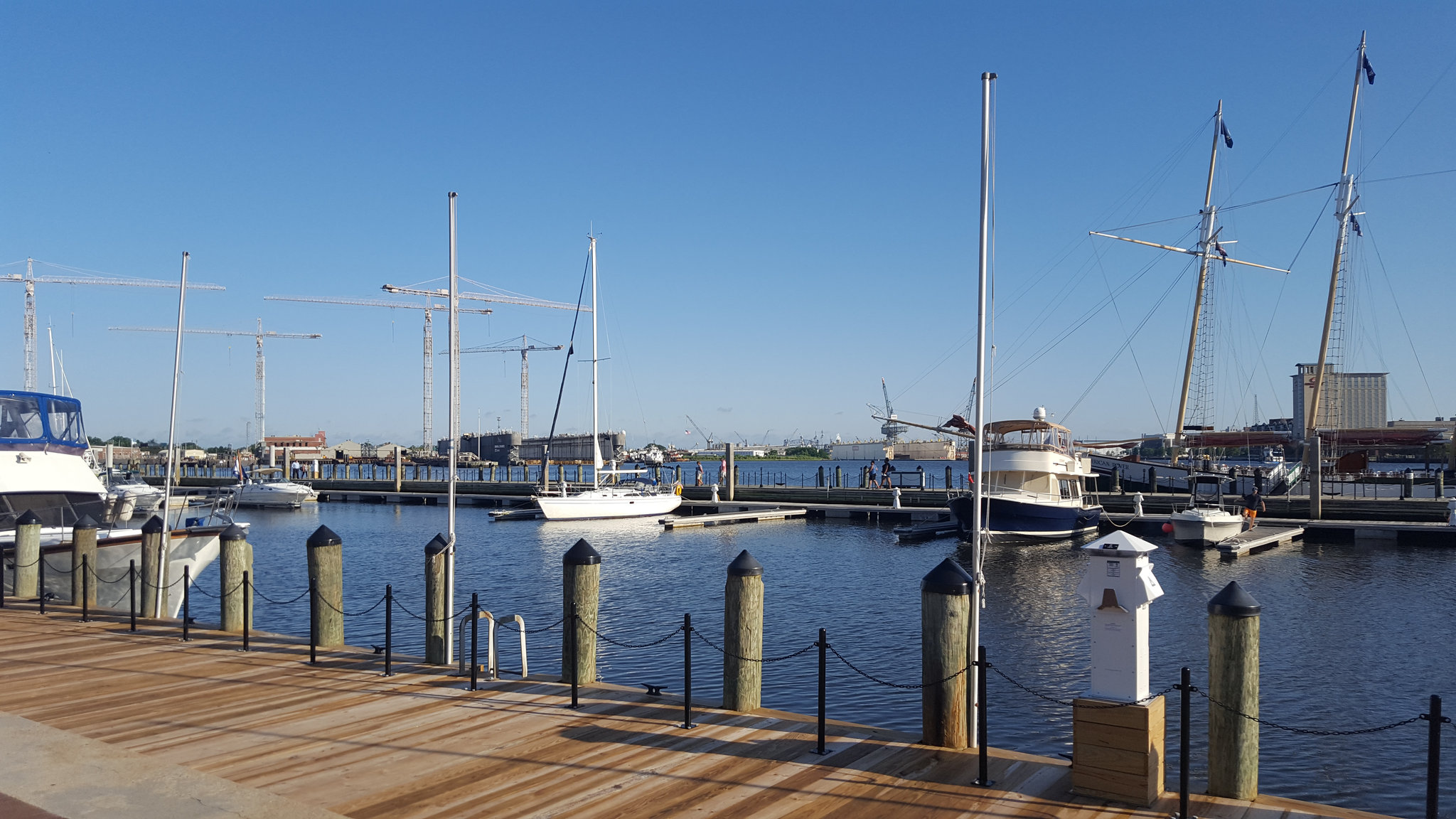 Hotel in Hampton VA on the Waterfront | Hampton Marina Hotel