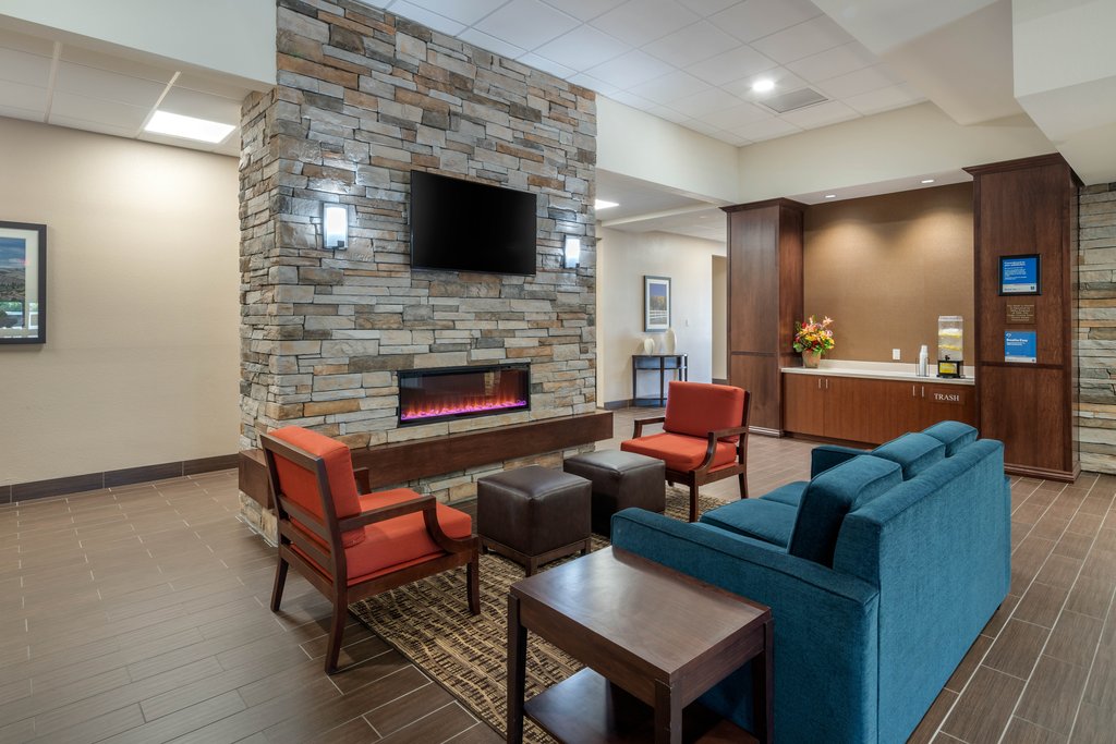 Hotel In Coeur D Alene Comfort Inn Suites Coeur D Alene