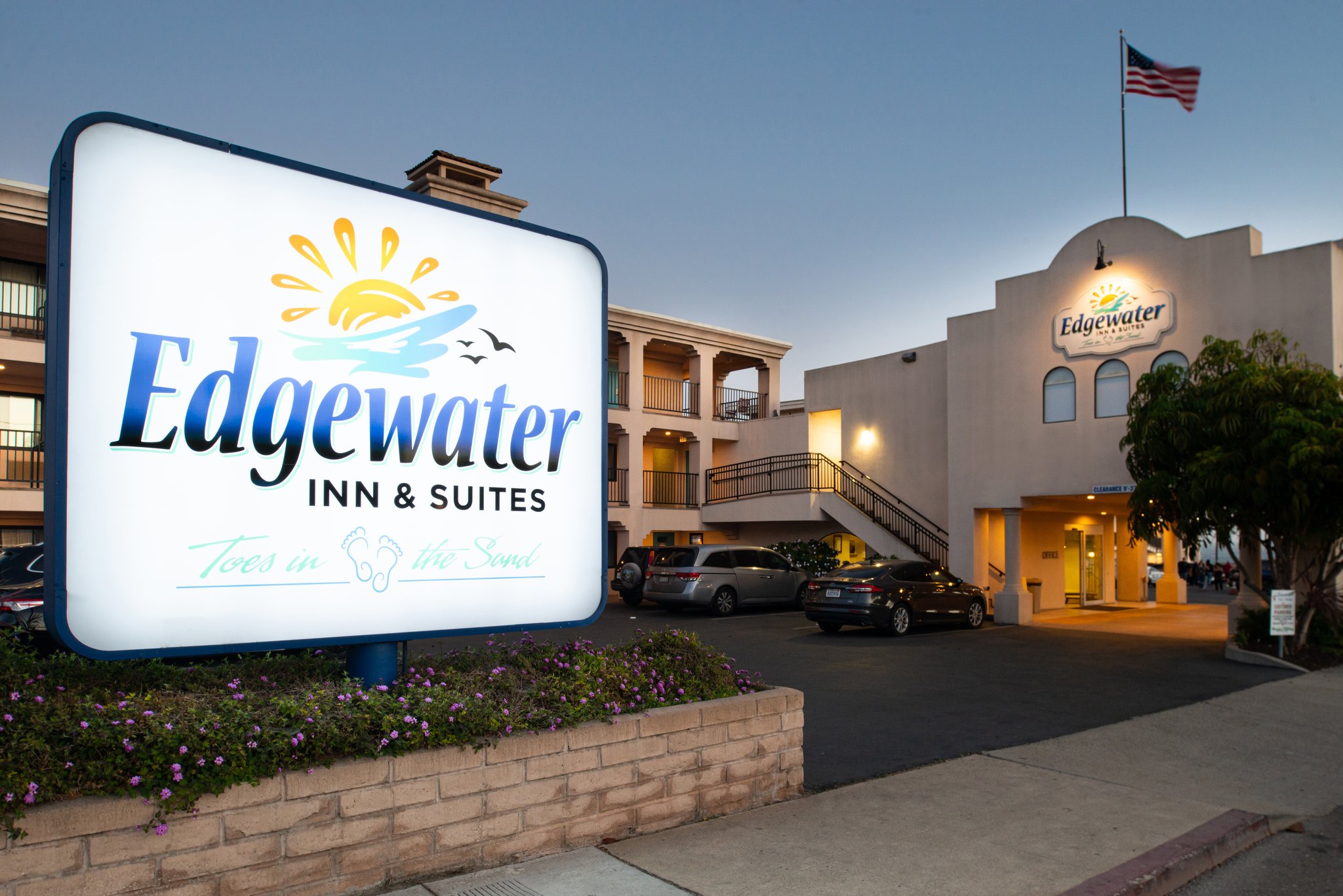 Edgewater Inn & Suites — photo 5